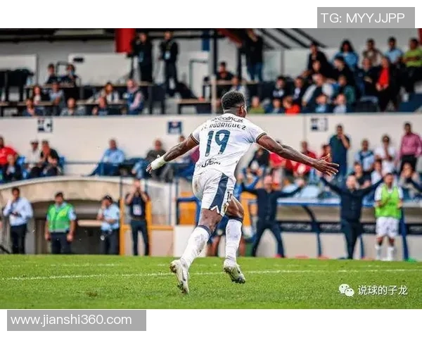 埃夫斯堡与赫尔辛堡激战正酣比赛比分揭晓引发热议